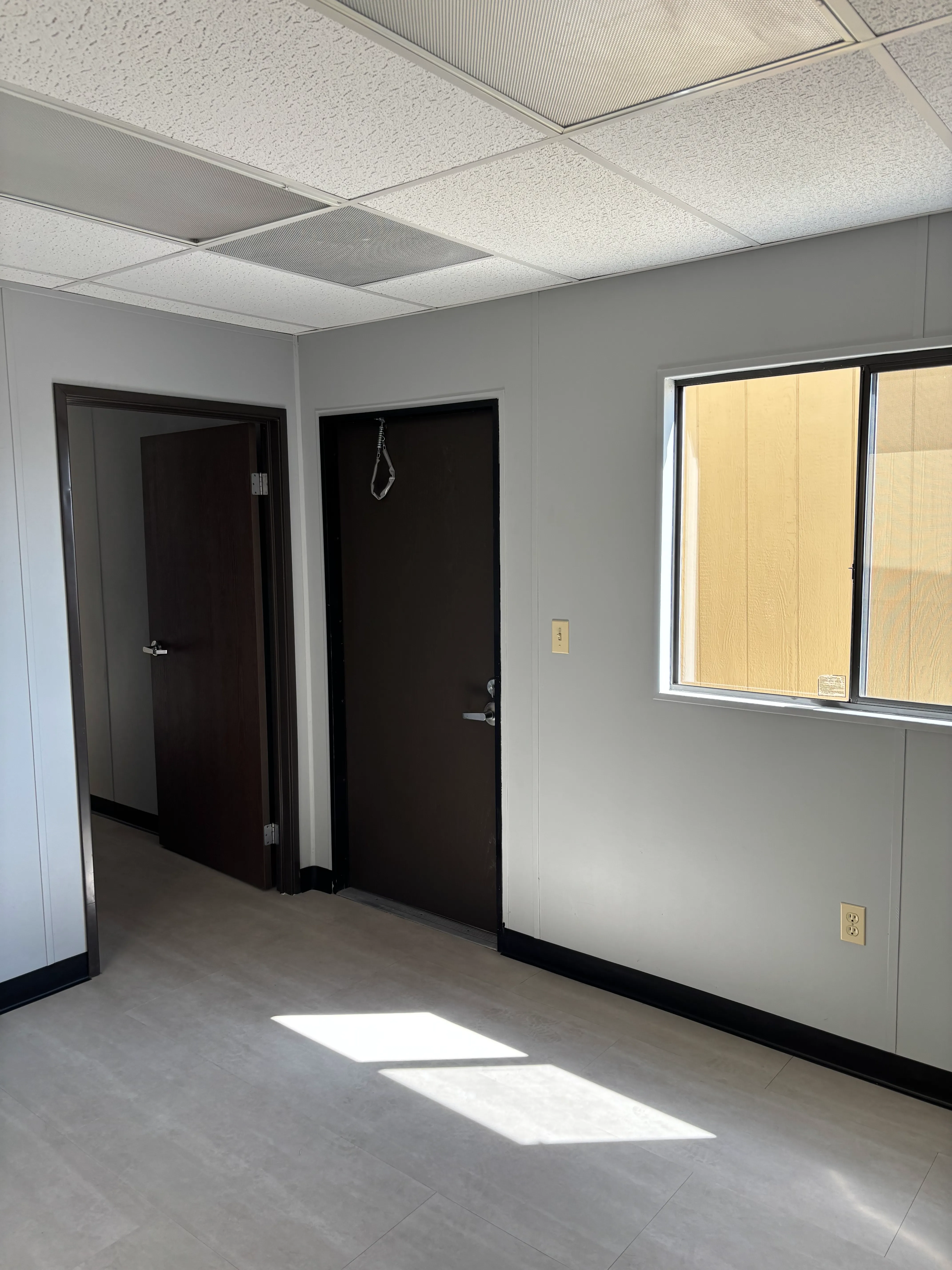 12' x 56' Office image 6