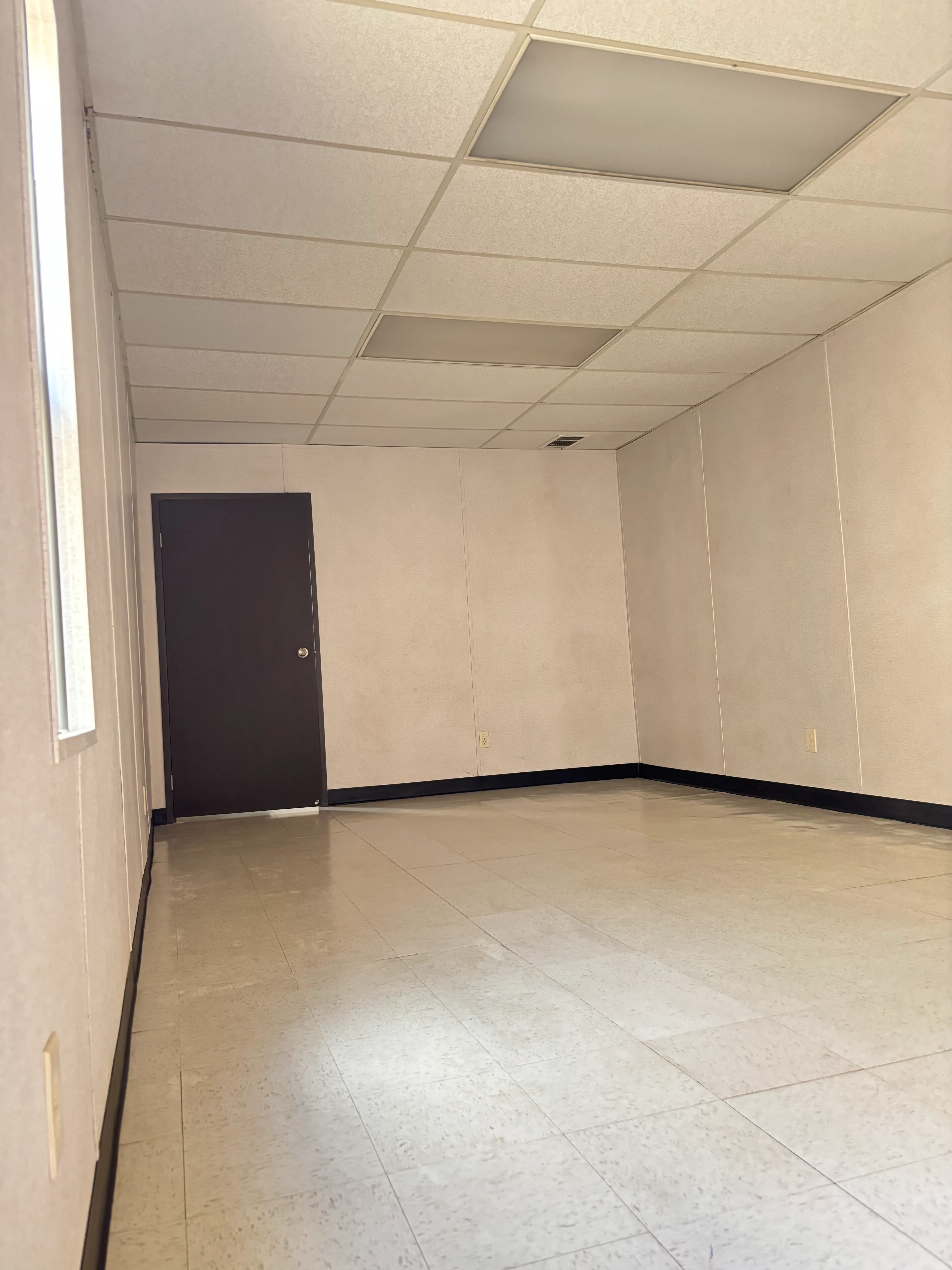 12' x 60' Office image 4