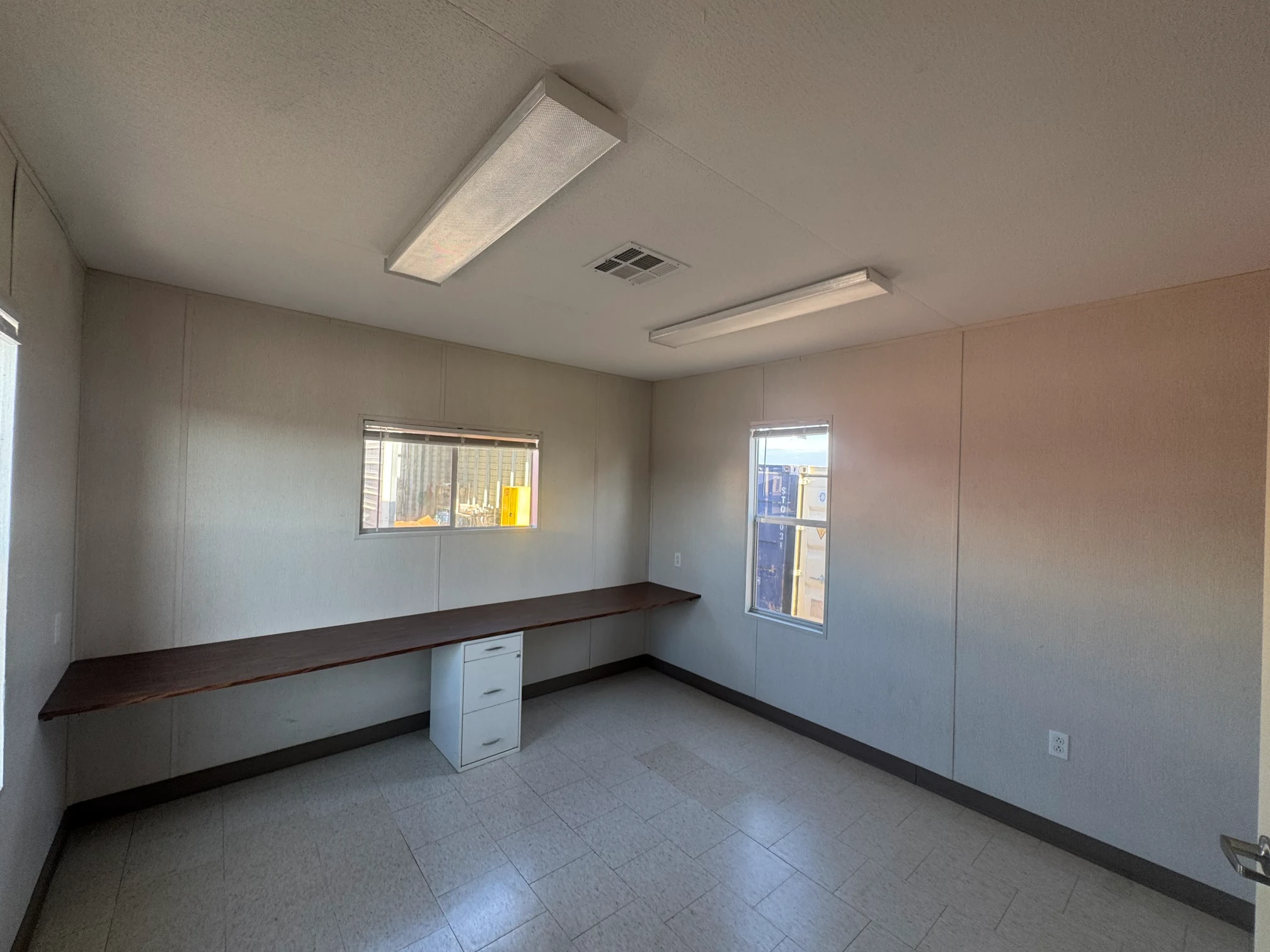 12' x 56' Office image 10