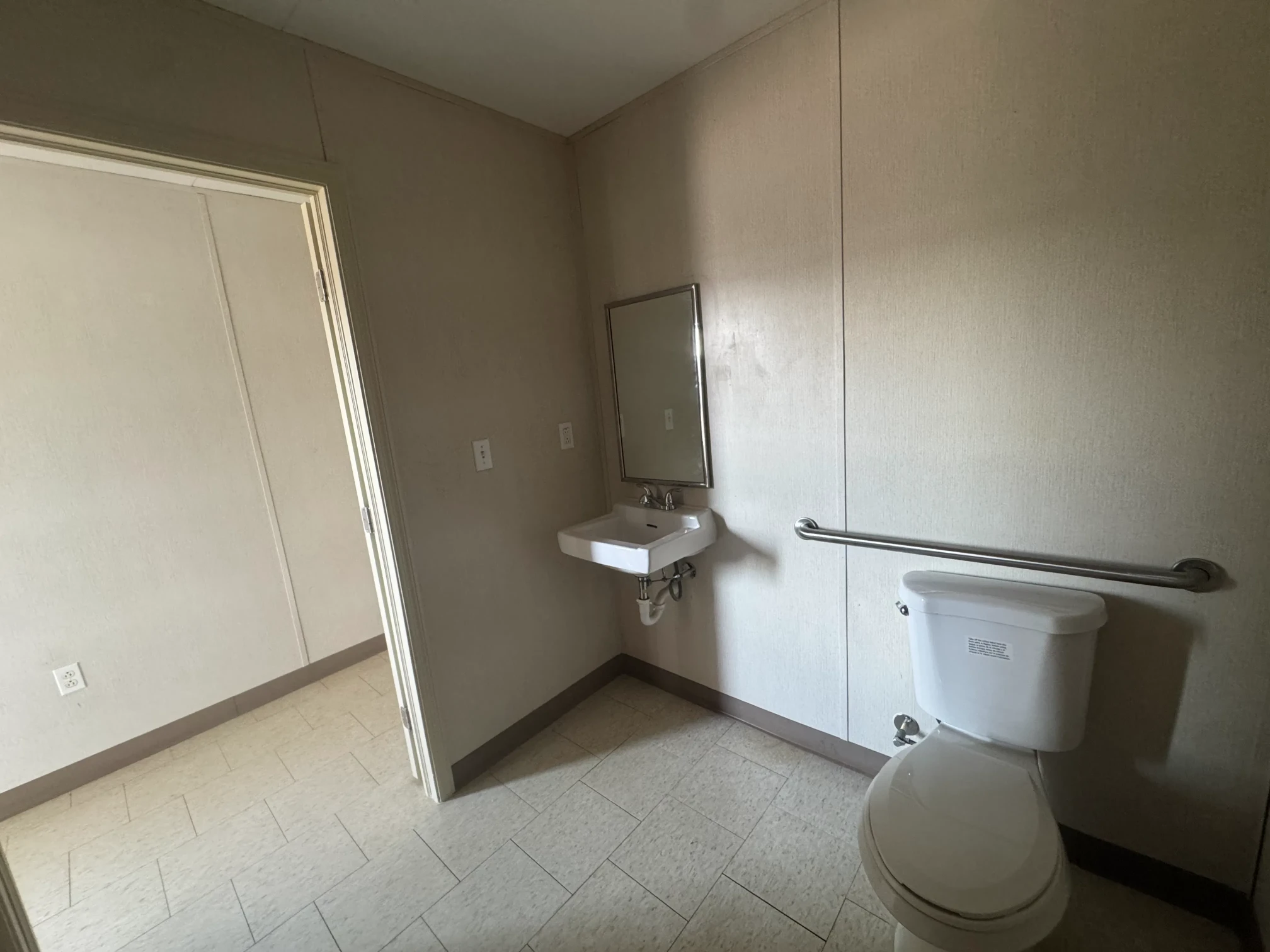 12' x 56' Office image 11