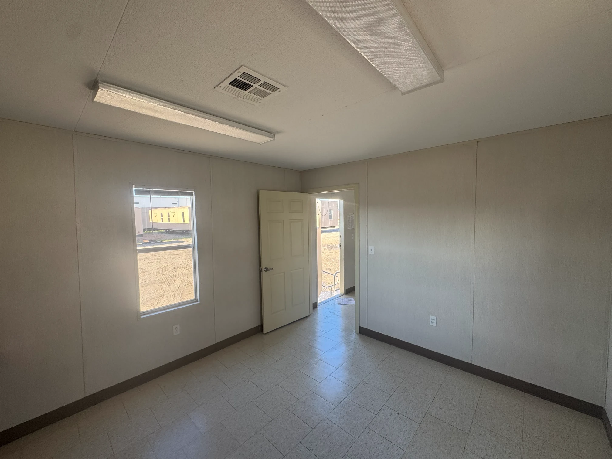 12' x 56' Office image 6