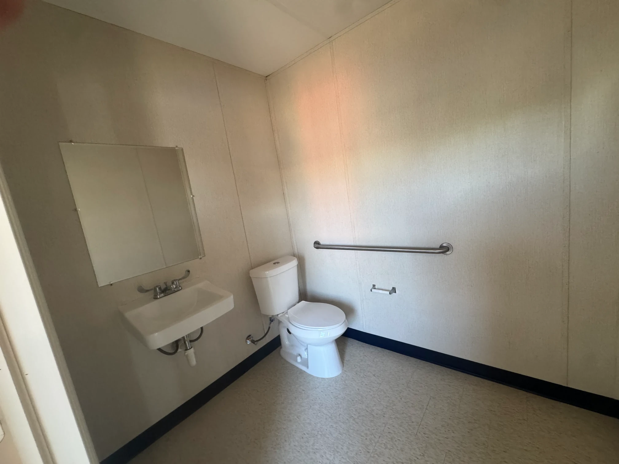 12' x 44' Office image 11