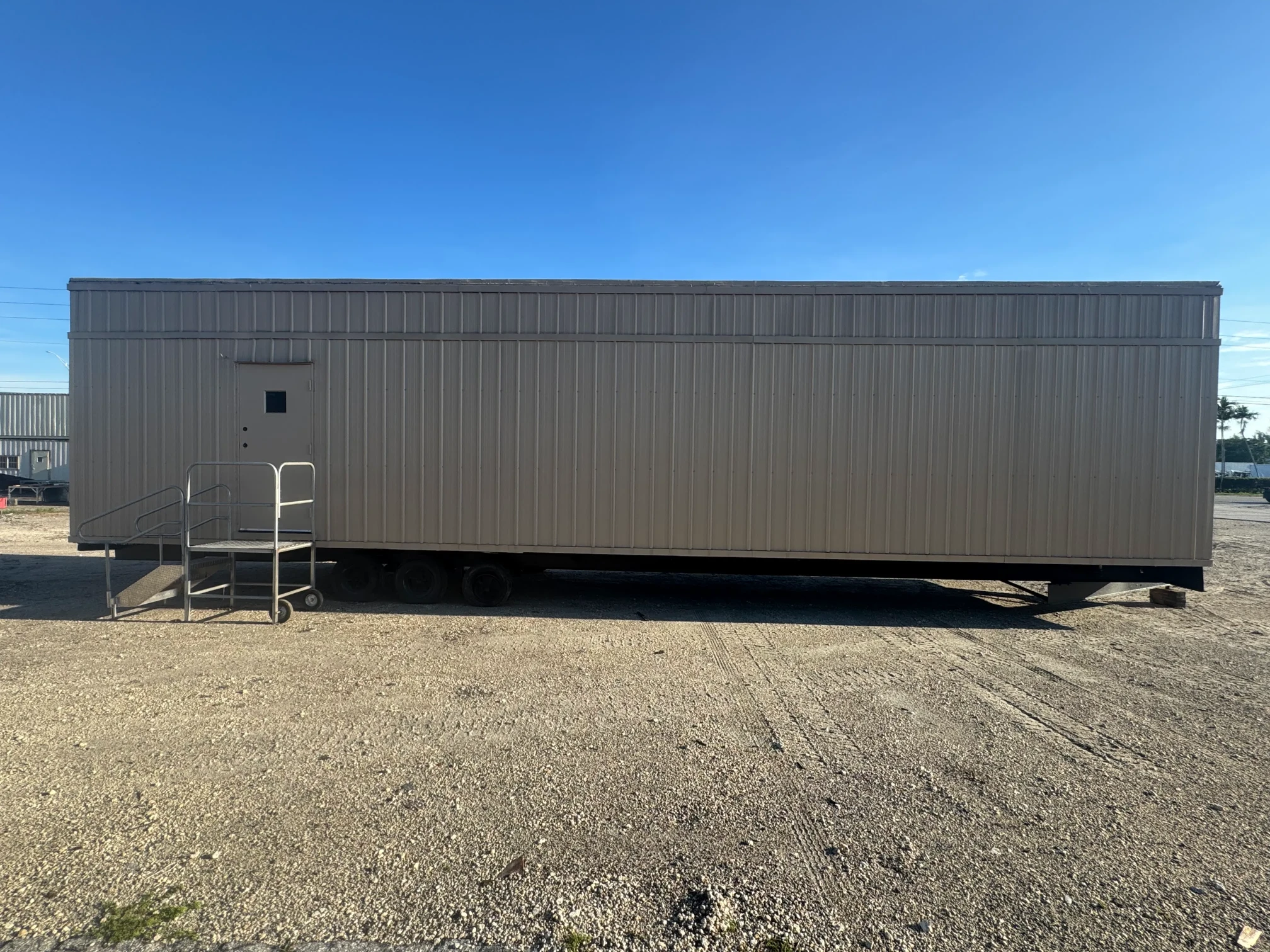 12' x 44' Office image 4