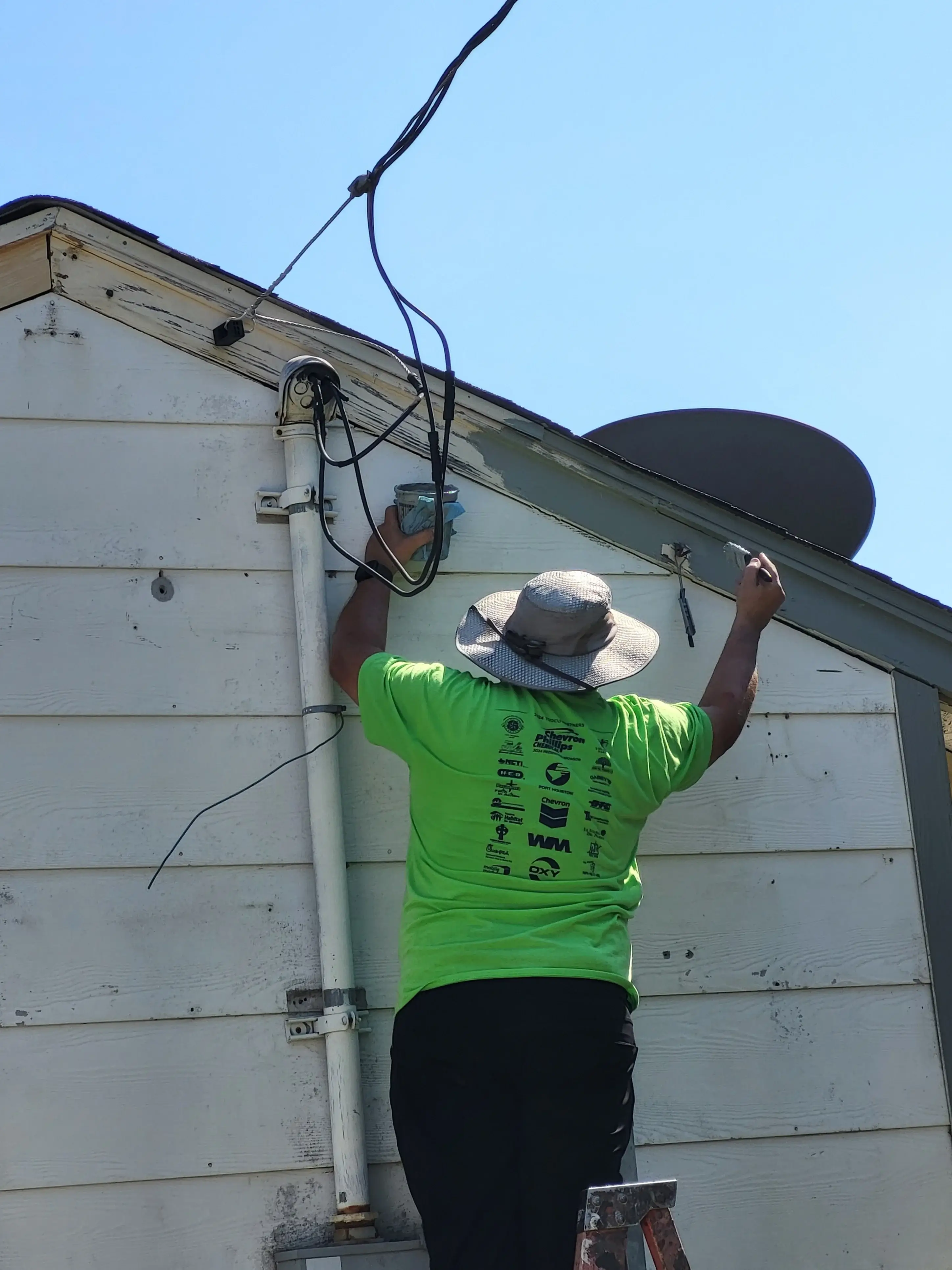Pasadena Team Up To Clean Up